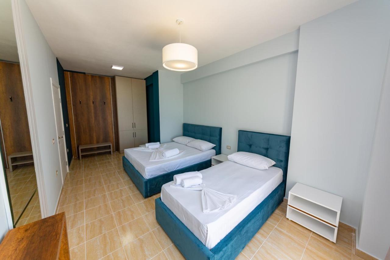 Ponari S Hotel Kryemëdhej 外观 照片