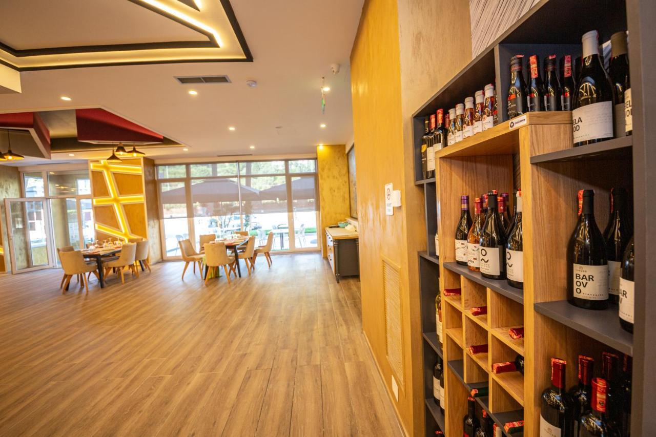 Ponari S Hotel Kryemëdhej 外观 照片
