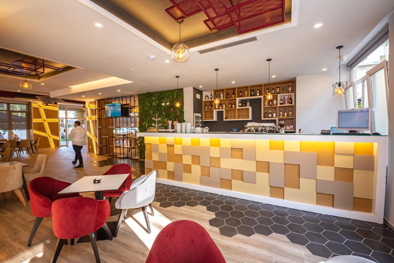 Ponari S Hotel Kryemëdhej 外观 照片