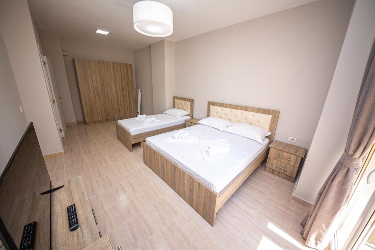 Ponari S Hotel Kryemëdhej 外观 照片