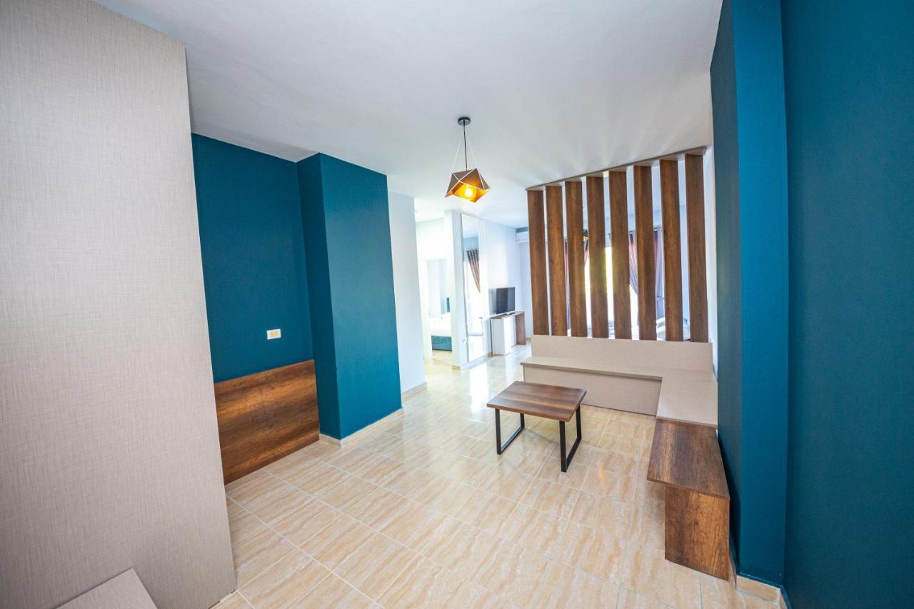 Ponari S Hotel Kryemëdhej 外观 照片